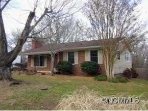 32 Starmount Drive sold home in Knollwood, Asheville, NC