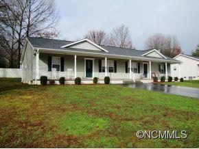 61 East Meadow Lane