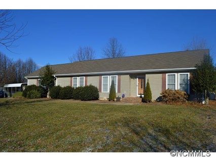 6 Countryside Drive sold home in Country Crossing, Hendersonville, NC