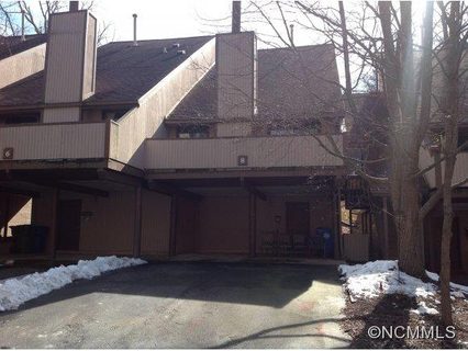 8 Maple Ridge Lane