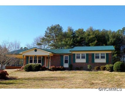 198 Springdale Drive sold home in Sherwood Forest, Forest City, NC
