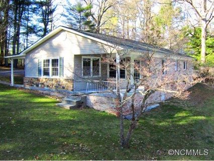 407 Heather Circle sold home in Westwood, Hendersonville, NC