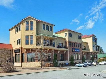 475k S Church St