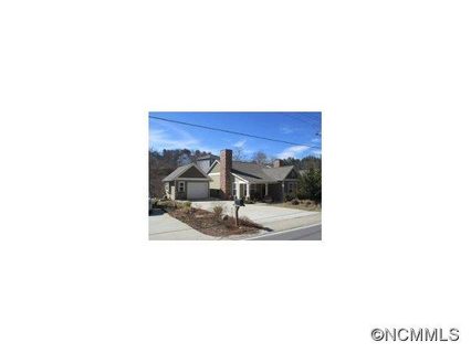 132 Lower Grassy Branch sold home in Lower Grassy Branch Cottages, Asheville, NC