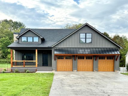 210 Mavrick Drive sold home in The Reserves at Roper Farm, Mills River, NC
