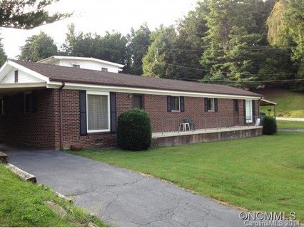 216 Chariton Avenue sold property in Hebron Terrace, Hendersonville, NC