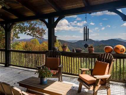234 Historic Oak Trail pending home in Stonegate Estates, Waynesville, NC