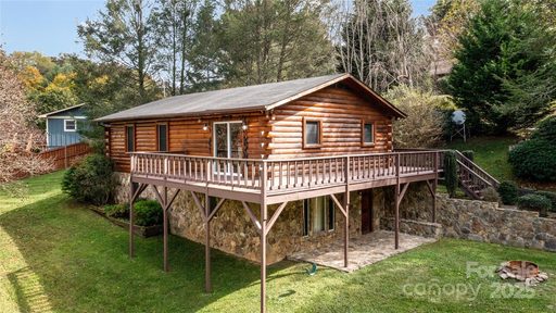 205 L And E Meadows Drive active home in L & E Meadows, Waynesville, NC
