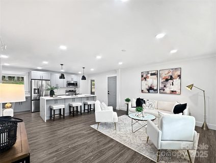 1110 W Edgemont Drive