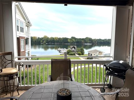 Homes in Spinnaker Point, Davidson