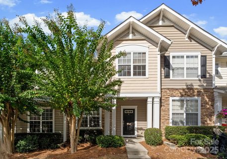 1136 Drummond Lane