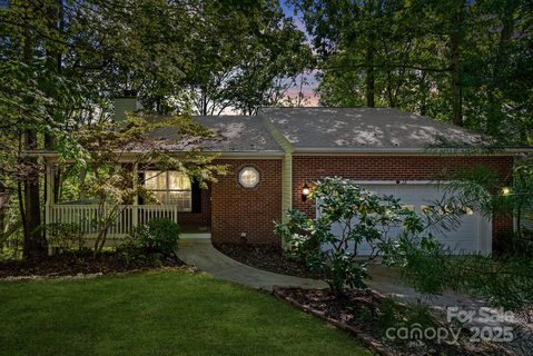 Homes in Hunters Trace, Arden