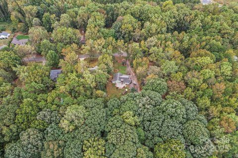 14254 Maple Hollow Lane sold home in Country Woods, Mint Hill, NC