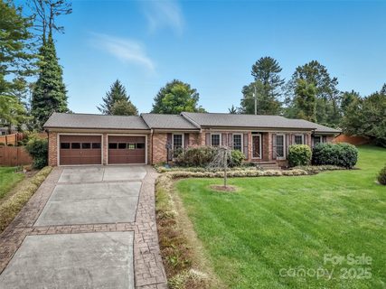 304 Melissa Way sold home in Rugby Meadows, Hendersonville, NC