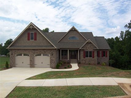 702 Kensington Court