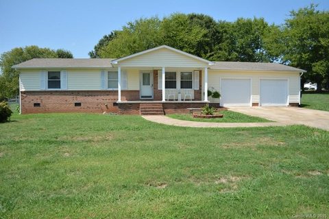 806 Primrose Lane 52 sold home in Crestview, Concord, NC