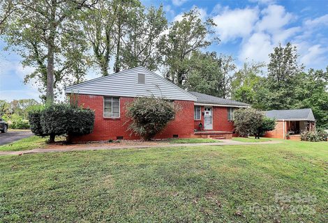 1916 Manteo Court sold home in Marlborough Woods, Charlotte, NC