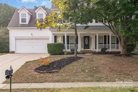 11422 Ridge Oak Drive sold home in Hunters Ridge At The Crsg, Charlotte, NC