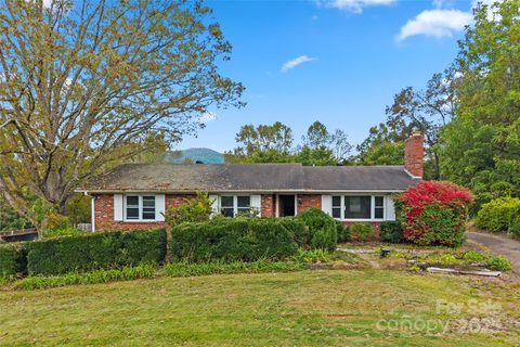 126 College Circle sold home in Craggy View, Swannanoa, NC