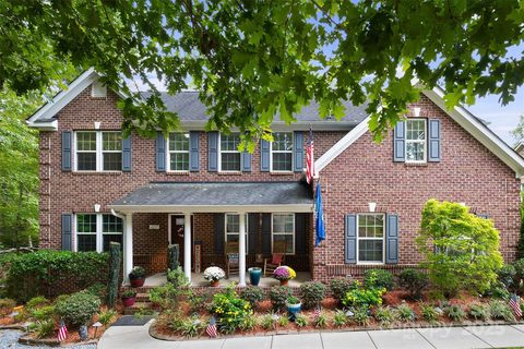 4237 Little Fork Cove Road active home in Norman Pointe, Denver, NC
