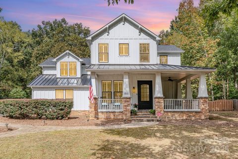 1612 Autumn Gold Court sold home in Lindenwood, Matthews, NC