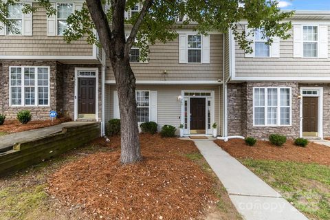 563 Goldstaff Lane sold home in Kings Creek, Charlotte, NC