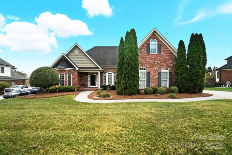 7935 Grimsby Circle sold home in Fenton Dell, Harrisburg, NC