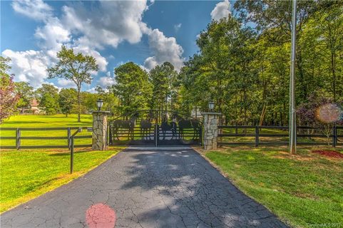 5502 Mcwhorter Road sold home in Walnut Crest, Waxhaw, NC