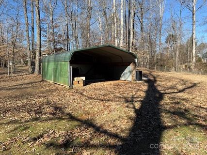 172 Oak Tree Drive pending home in Oakland Heights, Mocksville, NC