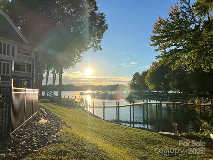 725 Southwest Drive sold home in Windjammer, Davidson, NC