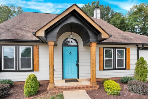 2848 Ridge Crossing Court