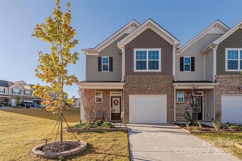 8007 Scarlet Maple Lane sold townhome in Windhaven, Tega Cay, SC