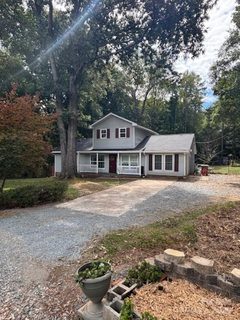 900 Sharon Drive sold home in Hillcrest, Waxhaw, NC