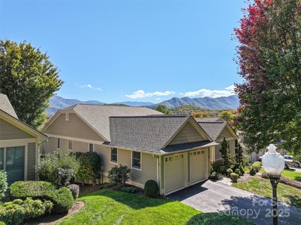 306 Skylark Lane sold townhome in Masters Pointe, Waynesville, NC