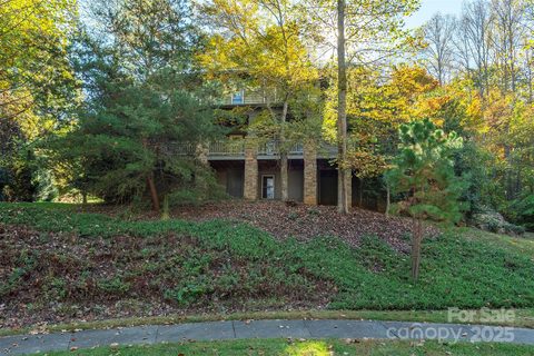 4 Yellow Owl Court active home in Biltmore Lake, Biltmore Lake, NC