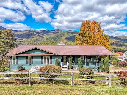 155 Orchard Drive sold home in Barbers Orchard, Waynesville, NC
