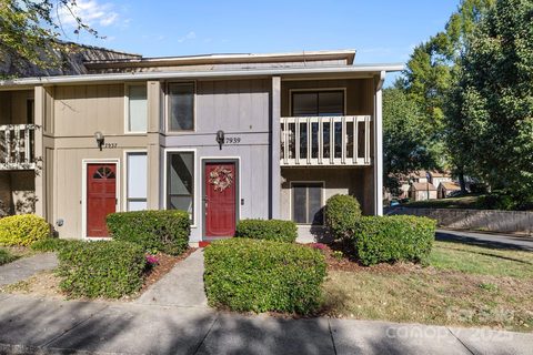 7939 Charter Oak Lane sold townhome in Treva Woods, Charlotte, NC