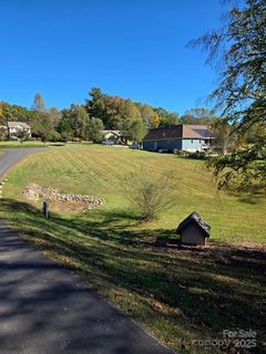 22 Farm Pond Lane sold home in The Farm At Bradshaw Lane, Candler, NC