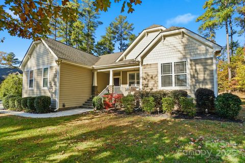 121 Skip Jack Point Court sold home in Chesapeake Pointe, Mooresville, NC