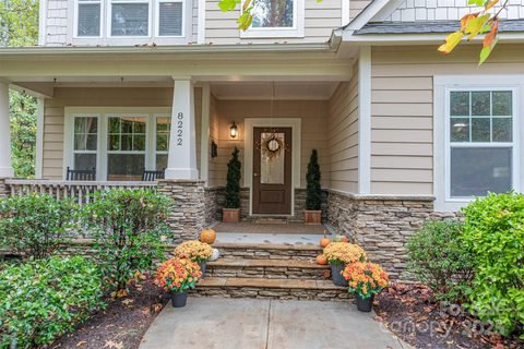 8222 Aspen Court sold home in Oakbridge At Waterleaf, Charlotte, NC
