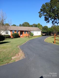 218 Muldoon Lane pending home in Grandview Estates, Clover, SC