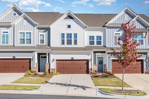 8014 Houser Street sold townhome in The Retreat At West Catawba, Cornelius, NC