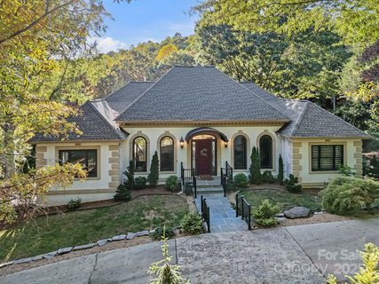 31 Ridge Drive pending home in Wilson Farm, Hendersonville, NC