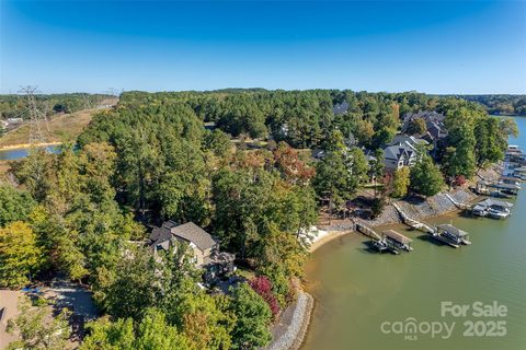 3305 Lake Pointe Drive