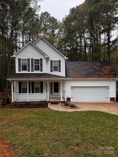 8748 Oldenburg Drive sold home in Oldenburg Estates, Mount Pleasant, NC