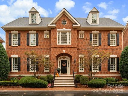 5006 Fairlawn Crescent Court sold home in Carmel Crescent, Charlotte, NC