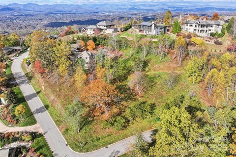43 Summit Tower Circle active home in Reynolds Mountain, Asheville, NC