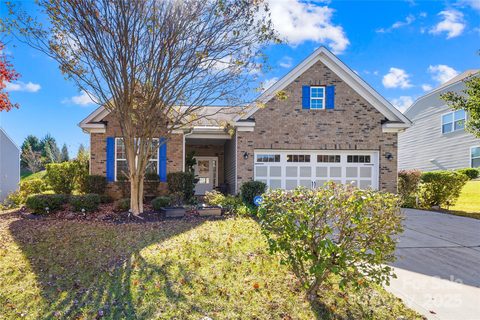 137 Chertsey Drive active home in Wellesley East, Mooresville, NC