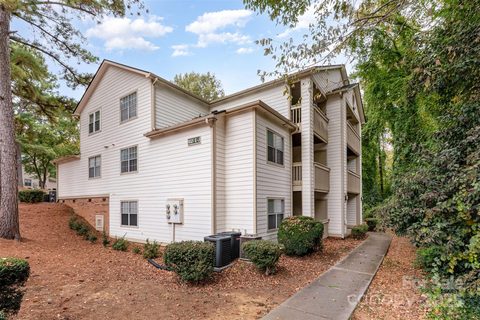1021 Churchill Downs Court sold home in Churchill Downs, Charlotte, NC