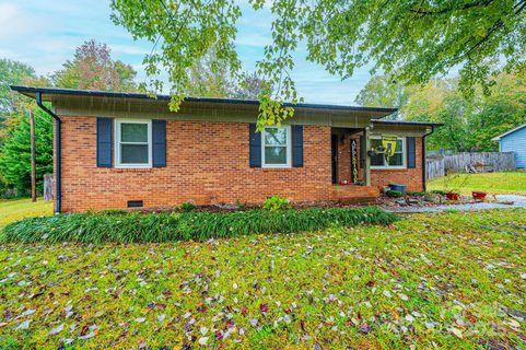 5648 Claridge Drive sold home in Homestead, Hickory, NC